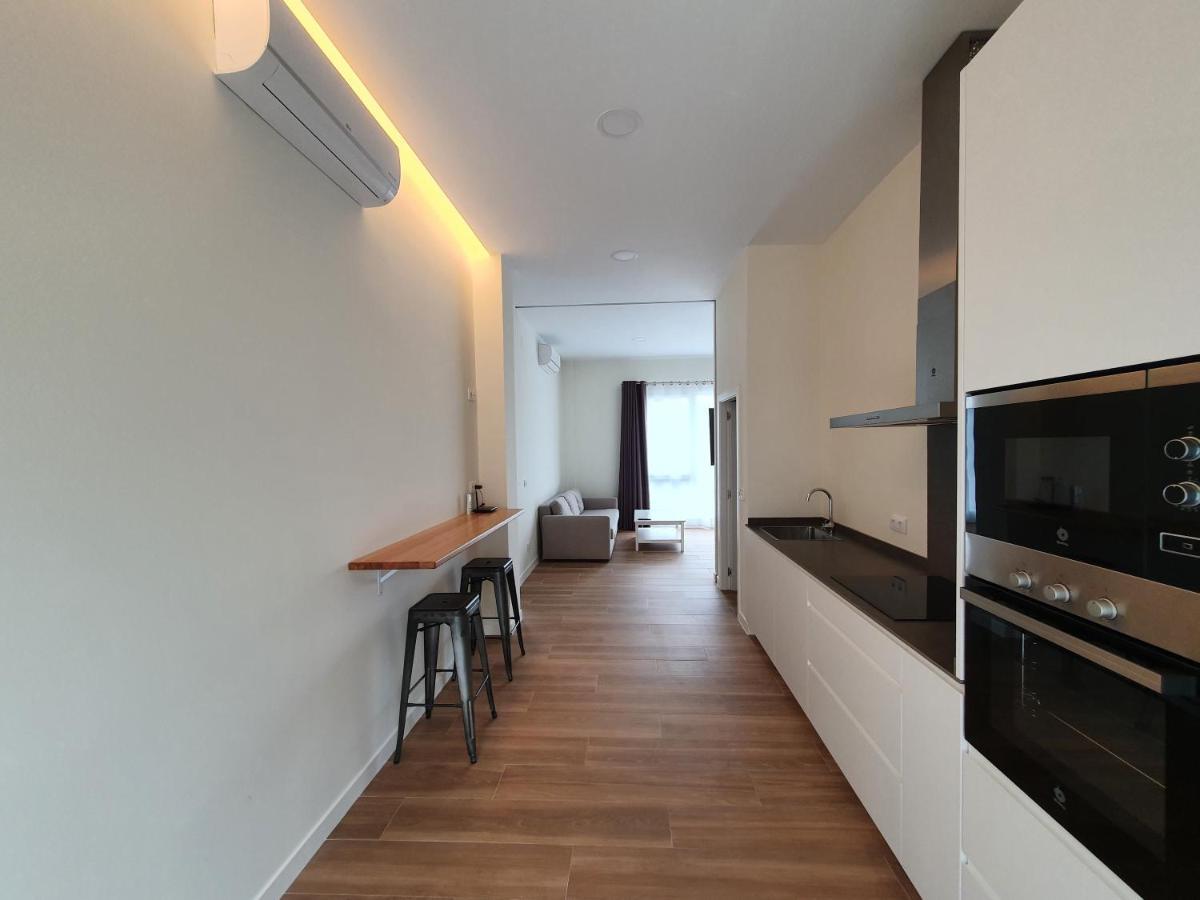 Redondela Apartments - Bedroom, Bathroom & Kitchen מראה חיצוני תמונה