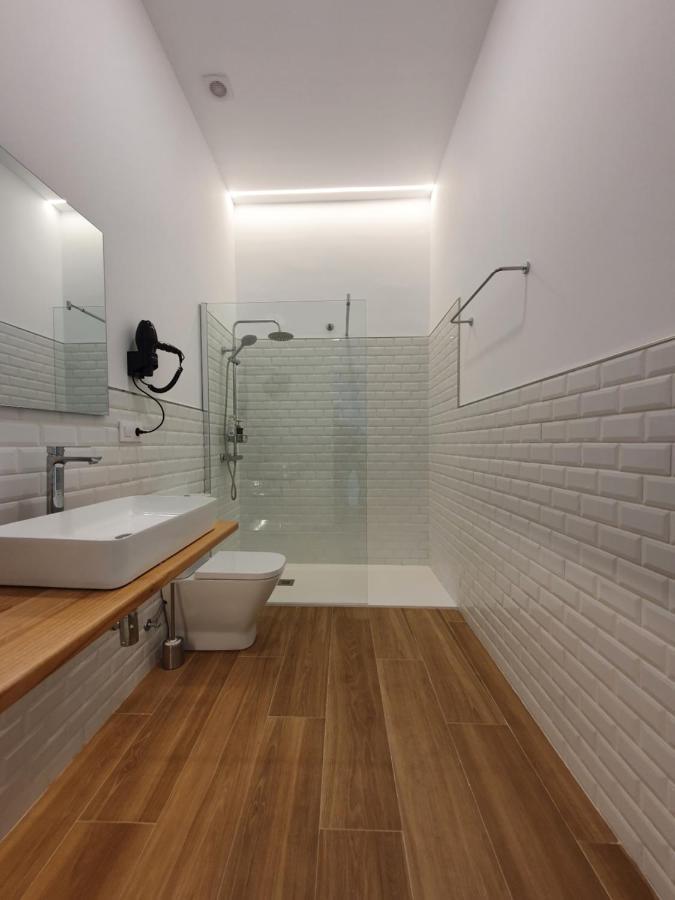 Redondela Apartments - Bedroom, Bathroom & Kitchen מראה חיצוני תמונה